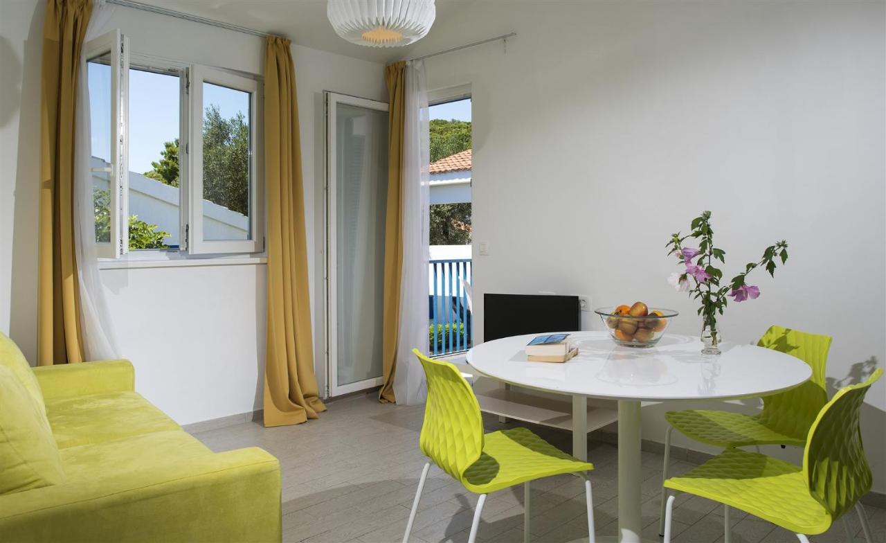 Aminess Vival Port9 Residence กอร์จูลา ภายนอก รูปภาพ